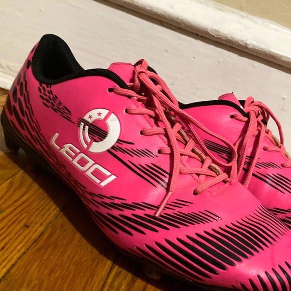 Worn twice mostly new cleats - Picture 1 of 3